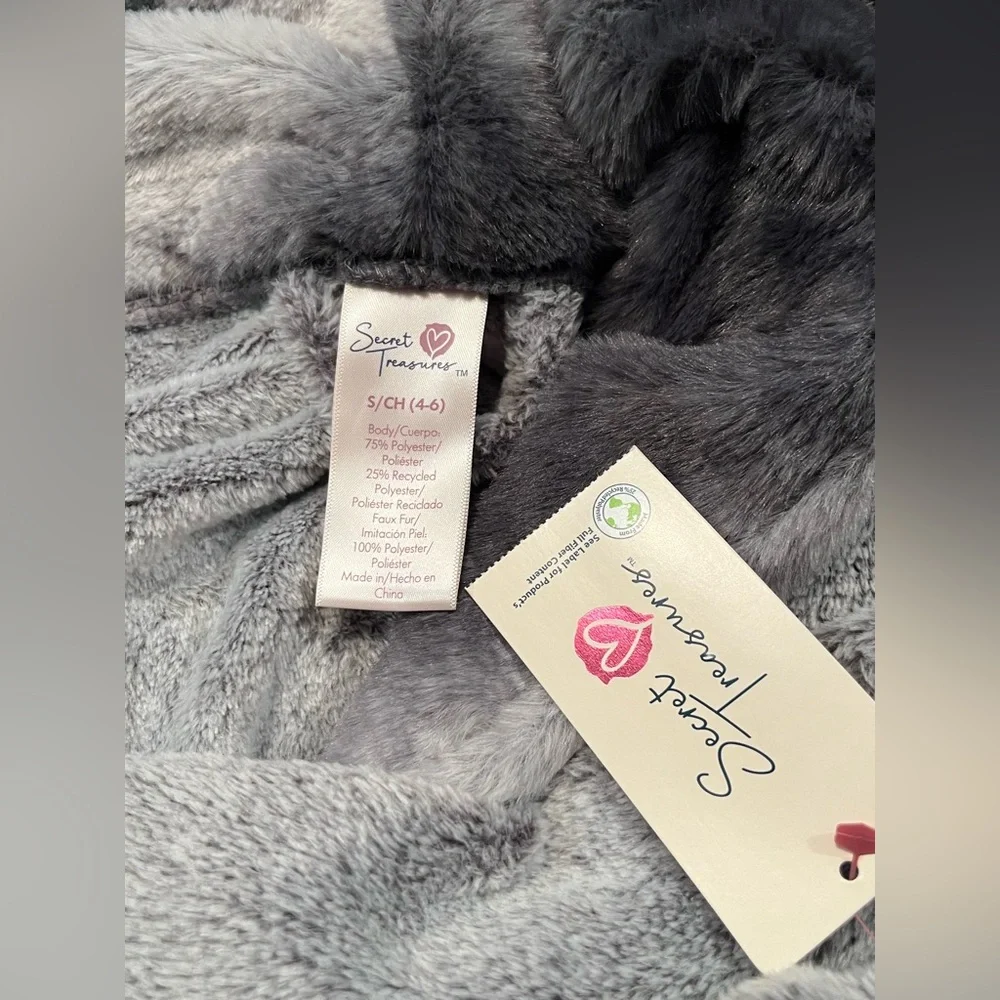 NWT Secret Treasures Superminky Sleep Robe